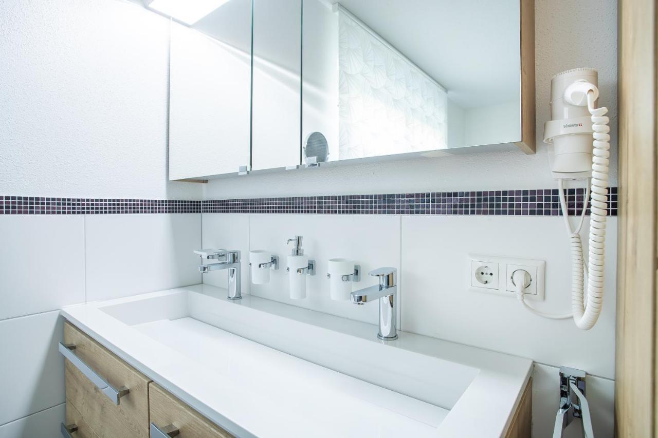 H21 - Modernes Ferienhaus 145Qm, 4Sz, Wellnessbereich Mit Sauna Und Dachterrasse Mit Panoramablick, Kuehlen Und Heizen Mit Geothermie Fuegen Exterior photo