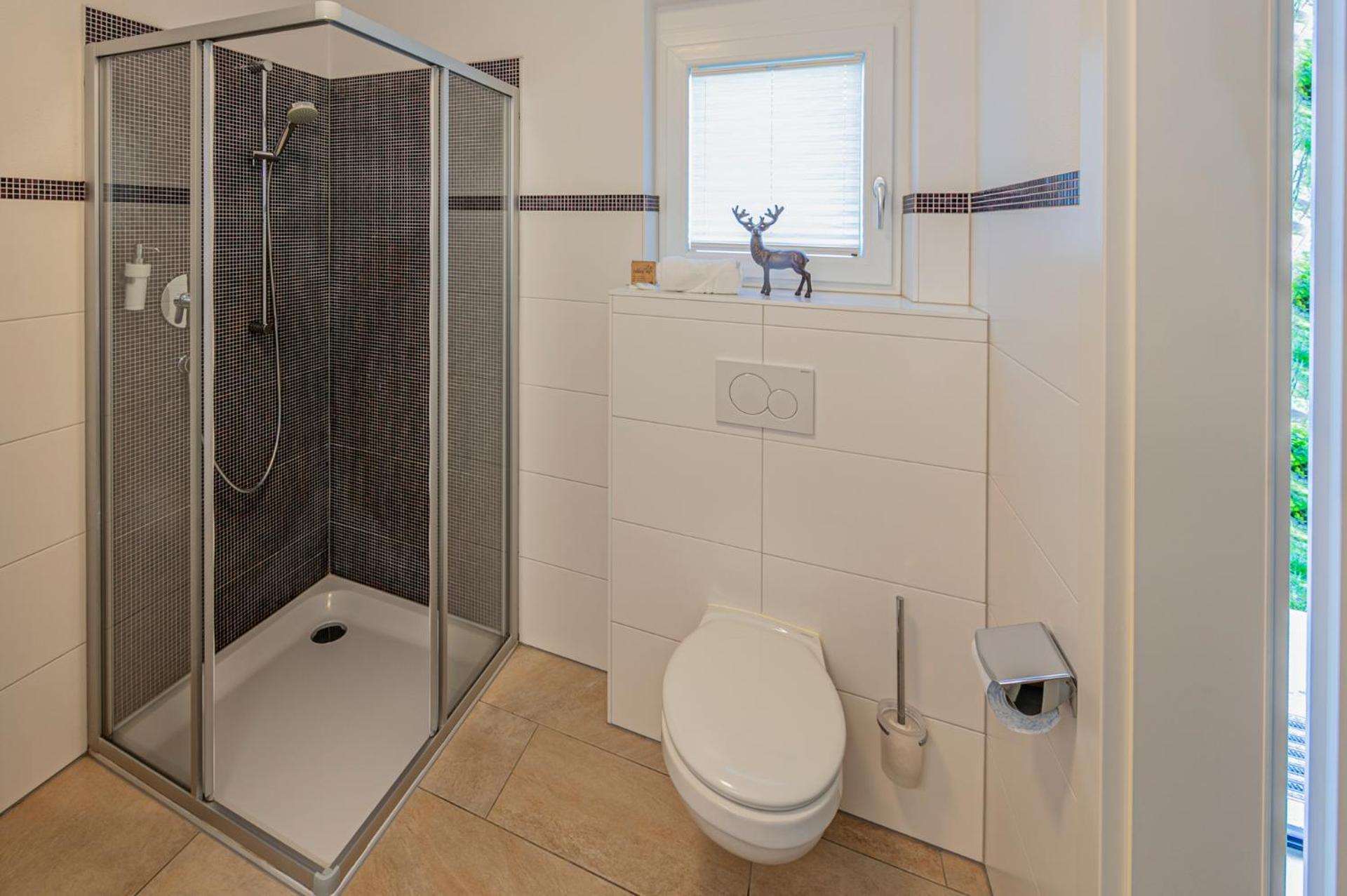 H21 - Modernes Ferienhaus 145Qm, 4Sz, Wellnessbereich Mit Sauna Und Dachterrasse Mit Panoramablick, Kuehlen Und Heizen Mit Geothermie Fuegen Exterior photo